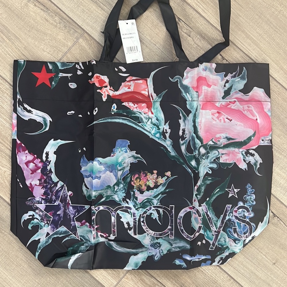 Macy’s reusable bag. 2 for $8 - Picture 4 of 5
